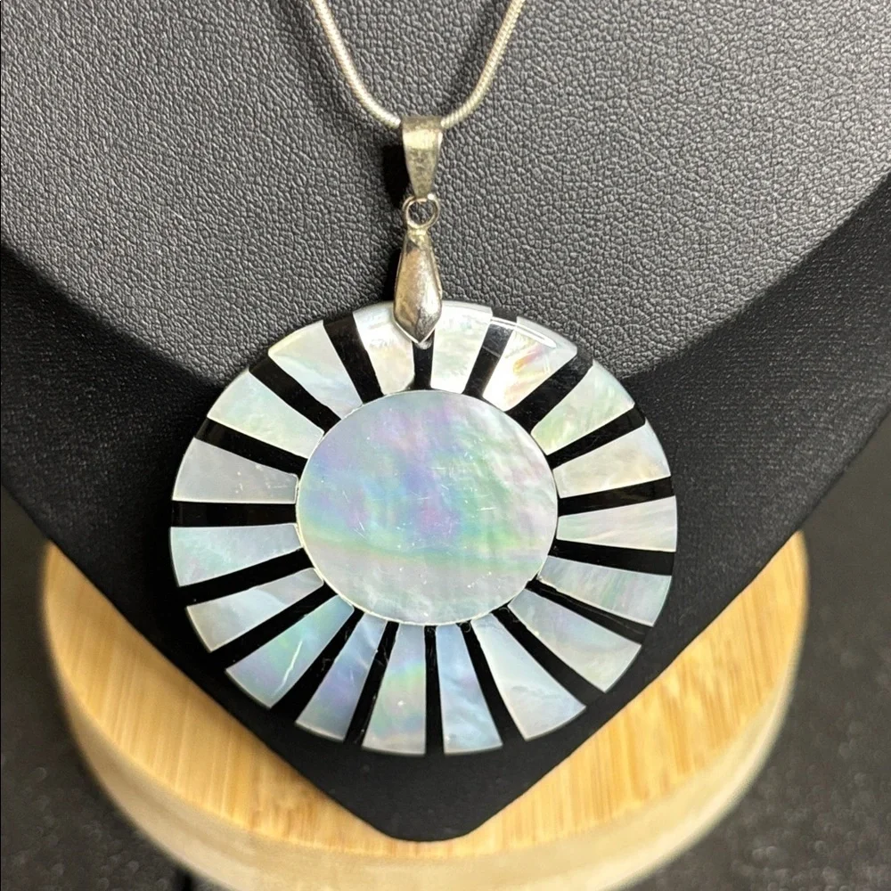 Sunburst Abalone Shell Round Pendant Silver Tone Chain Necklace
